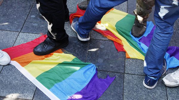 ΛΟΑΤΚΙ+: Νέα βίαιη ομοφοβική επίθεση στο κέντρο της Αθήνας – «Σήκω και φύγε π***τη»