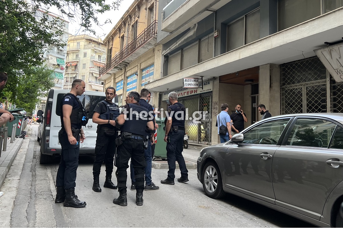 Θεσσαλονίκη: Νεκρός άνδρας σε δώμα – Είχε τραύμα από μαχαίρι