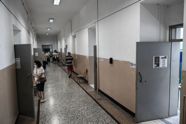 Στο 29,13% η συμμετοχή στις 13:30 το μεσημέρι – Πού καταγράφονται τα χαμηλότερα ποσοστά προσέλευσης