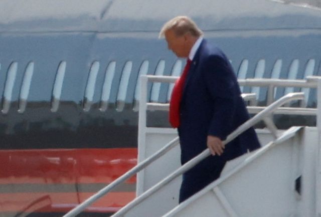 Στο Μαϊάμι ο Τραμπ – Σήμερα θα του απαγγελθούν κατηγορίες