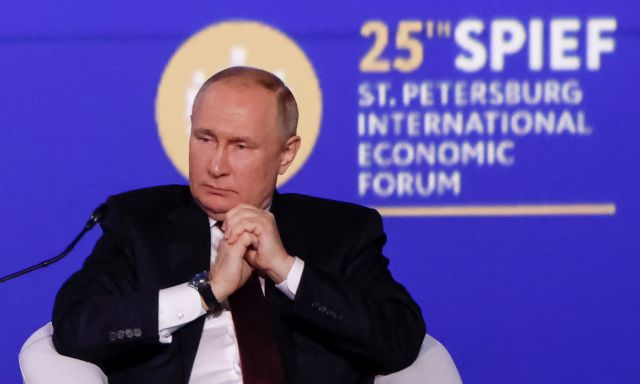 Δρακόντεια μέτρα ασφαλείας στην Αγία Πετρούπολη για την ομιλία του Πούτιν