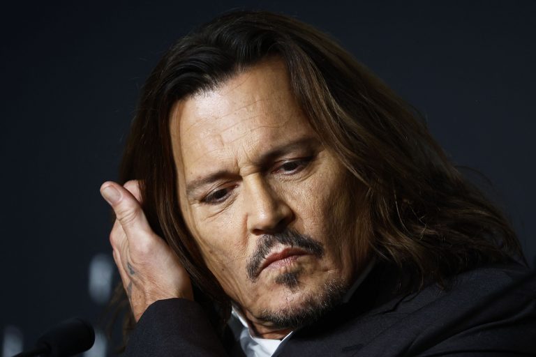 Η κόρη του Τζόνι Ντεπ σε «πορνό βασανιστηρίων» – Αντιδράσεις για τη σειρά με τη Λίλι Ρόουζ