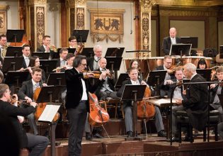 Λεωνίδας Καβάκος: Με τη Φιλαρμονική της Βιέννης στον Κήπο του Μεγάρου