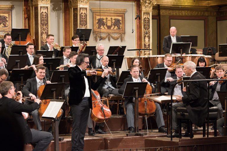 Λεωνίδας Καβάκος: Με τη Φιλαρμονική της Βιέννης στον Κήπο του Μεγάρου