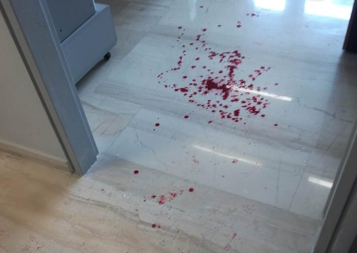 Εικόνες ντροπής στο Κτηματολόγιο Ρόδου: Υπάλληλος χτύπησε πολίτη στο κεφάλι