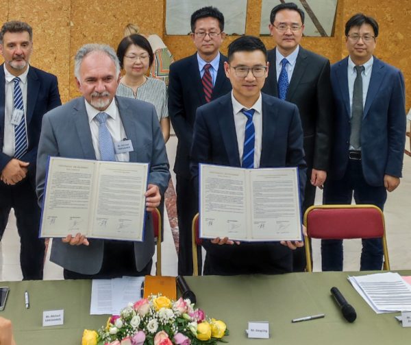 Επίσκεψη υψηλόβαθμης κινεζικής αντιπροσωπείας στο Μουσείο Καζαντζάκη