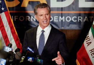 Μεταναστευτικό: Η Φλόριντα μετέφερε αεροπορικώς πρόσφυγες στην Καλιφόρνια