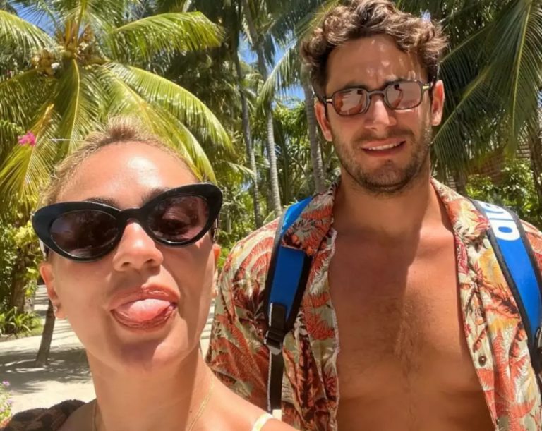 Κόνι Μεταξά: Ρομαντικές διακοπές στις εξωτικές Μαλδίβες