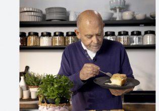 Στέλιος Παρλιάρος: «Σταμάτησα την τηλεόραση γιατί άρχισαν οι εκπομπές να γίνονται σούπερ μάρκετ»