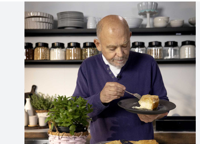 Στέλιος Παρλιάρος: «Σταμάτησα την τηλεόραση γιατί άρχισαν οι εκπομπές να γίνονται σούπερ μάρκετ»