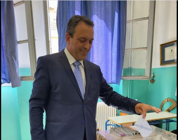 Σχέσεις με χρυσαυγίτες, ακροδεξιά, ρατσιστική, ομοφοβική ρητορική – Ο «Σπαρτιάτης» Στίγκας αποκαλύπτεται