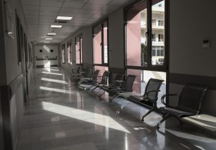 «Ξύπνησε» η 40χρονη νηπιαγωγός στην Κρήτη – Είχε χάσει τις αισθήσεις της μετά από επίσκεψη σε οδοντιατρείο