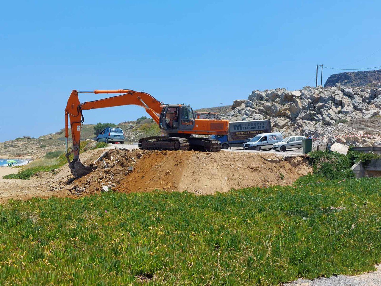 Arbitrary Construction: Demolitions have begun on Crete [pics]