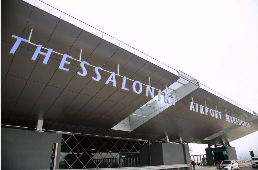 Συνελήφθη αστυνομικός στο αεροδρόμιο «Μακεδονία» για διακίνηση μεταναστών