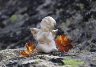 Η Κρις πάσχει από καρκίνο και αποφάσισε να παρευρεθεί στην κηδεία της