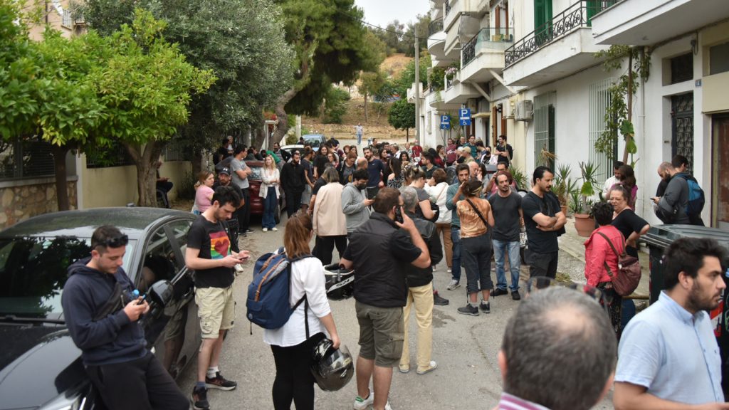 Απετράπη έξωση σε μητέρα με ανάπηρο παιδί στα Άνω Πετράλωνα μετά από μεγάλη κινητοποίηση