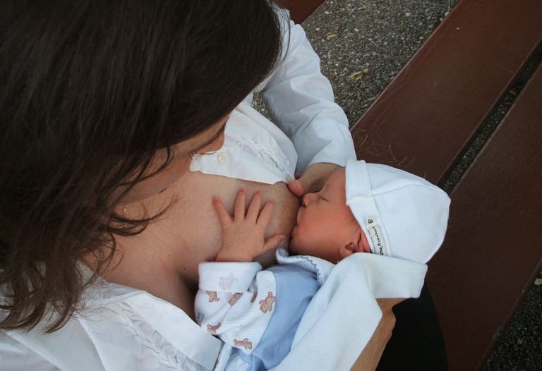 Θηλασμός: Διαβατήριο για καλές επιδόσεις στις σχολικές εξετάσεις