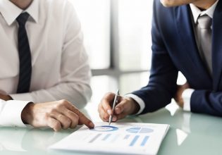 ΕΚΤ: Πιο δύσκολα και πιο ακριβά τα δάνεια για τις επιχειρήσεις