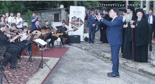 Το τραγούδι που συγκίνησε τον Οικουμενικό Πατριάρχη