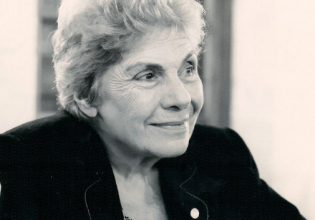 Κική Δημουλά: Το γκρέμισμα της κεντρικής πτέρυγας τού χτες