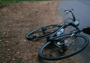 Θεσσαλονίκη: Στο νοσοκομείο 13χρονος μετά από πτώση με το ποδήλατό του