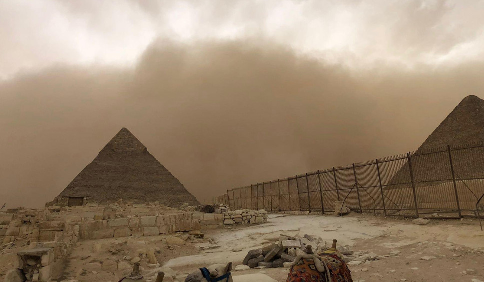 Αίγυπτος: 1 νεκρός και 5 τραυματίες εν μέσω αμμοθύελας (τρομακτικές εικόνες)