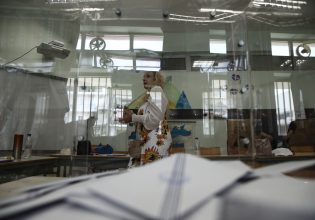 Εκλογές 2023: Πόσοι σκέφτονται να ψηφίσουν διαφορετικό κόμμα στις δεύτερες εκλογές
