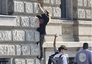 Τζάρεντ Λέτο: Έκανε… αναρρίχηση σε τοίχο ξενοδοχείου και κανείς δεν ξέρει γιατί