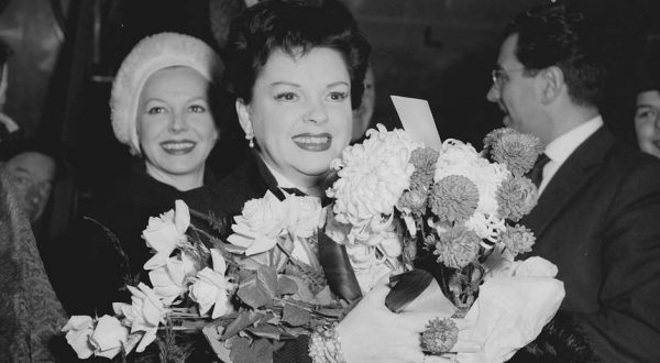 Τζούντι Γκάρλαντ – Αυπνία, κατάθλιψη, βαρβιτουρικά, υστερικός ρομαντισμός