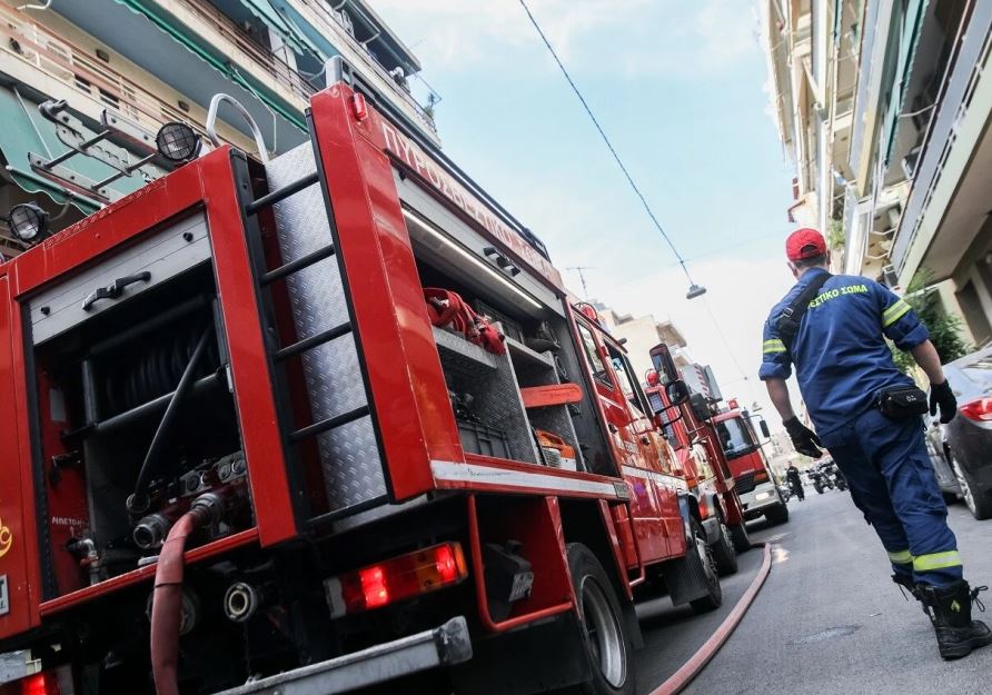 Συναγερμός για φωτιά σε κατάστημα στην Αθήνα – Στο σημείο ισχυρές δυνάμεις της Πυροσβεστικής