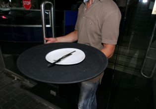 Εργαζόμενοι σε επισιτισμό – τουρισμό: Υπεγράφη νέα κλαδική συλλογική σύμβαση εργασίας