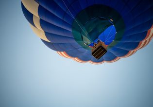 Φωτιά σε αερόστατο στη Βρετανία – Νεκρός ο πιλότος του