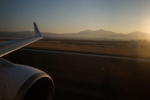 Αναγκαστική προσγείωση αεροπλάνου στην Κέρκυρα – Παρουσίασε βλάβη στον κινητήρα