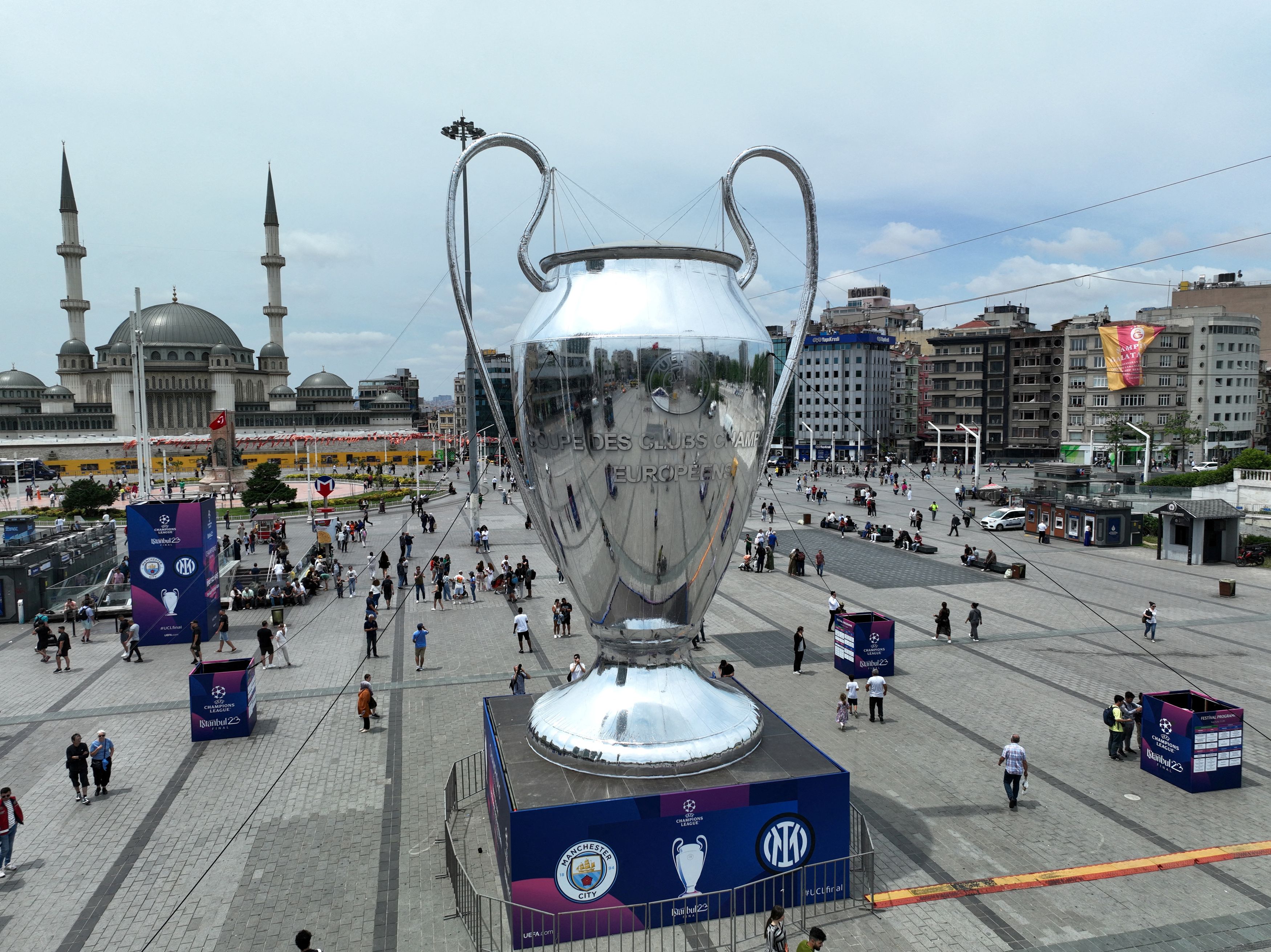 Champions League: Η μάχη με διαφορά επιπέδου και οι... οιωνοί
