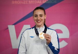 Άννα Κορακάκη από ατόφιο χρυσάφι!