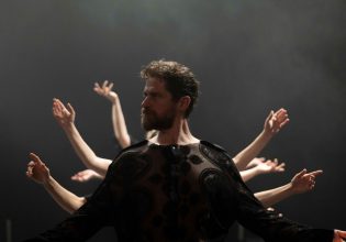 «Βάκχες»: Δημήτρης Λάλος και Γιώργος Χριστοδούλου στις πρόβες