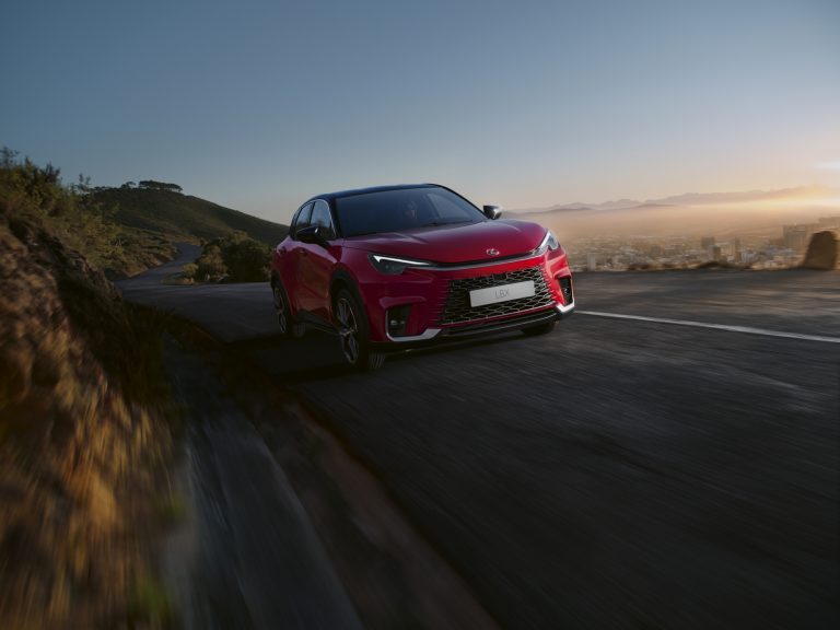 Lexus LBX: Πολυτελές downsizing
