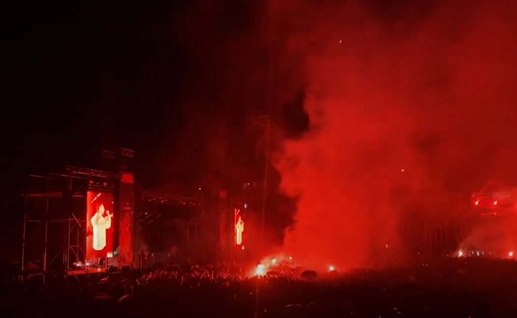 O ΛΕΞ έβαλε «φωτιά» στο στάδιο Παναχαϊκής – Αποθέωση από χιλιάδες θαυμαστές