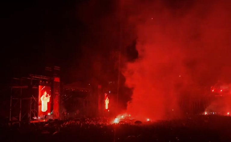 O ΛΕΞ έβαλε «φωτιά» στο στάδιο Παναχαϊκής – Αποθέωση από χιλιάδες θαυμαστές