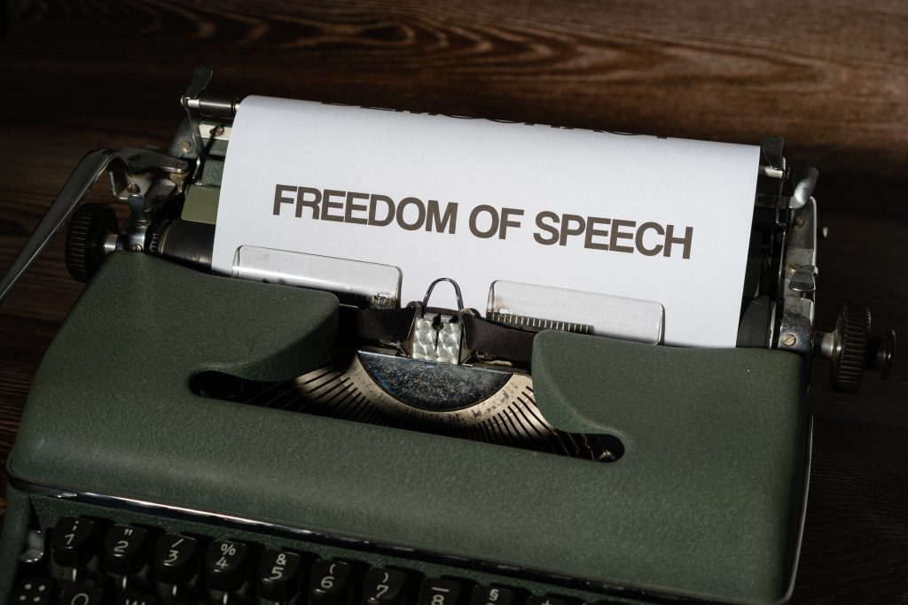 Μαρία Ρέσα: Η έρευνα του ινστιτούτου της Οξφόρδης απειλεί την δημοσιογραφία