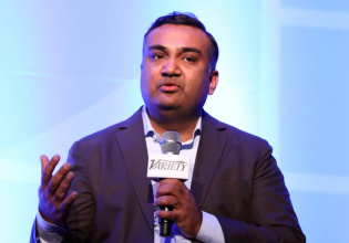 YouTube: Ποιος είναι ο επικεφαλής του που θέλει να «κυριαρχήσει» της τηλεόρασης