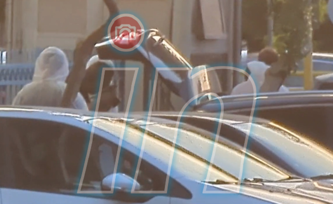 Νέος Κόσμος: Φύλλο και φτερό κάνουν το αυτοκίνητο με τον βαρύ οπλισμό - Αποκλειστικά βίντεο