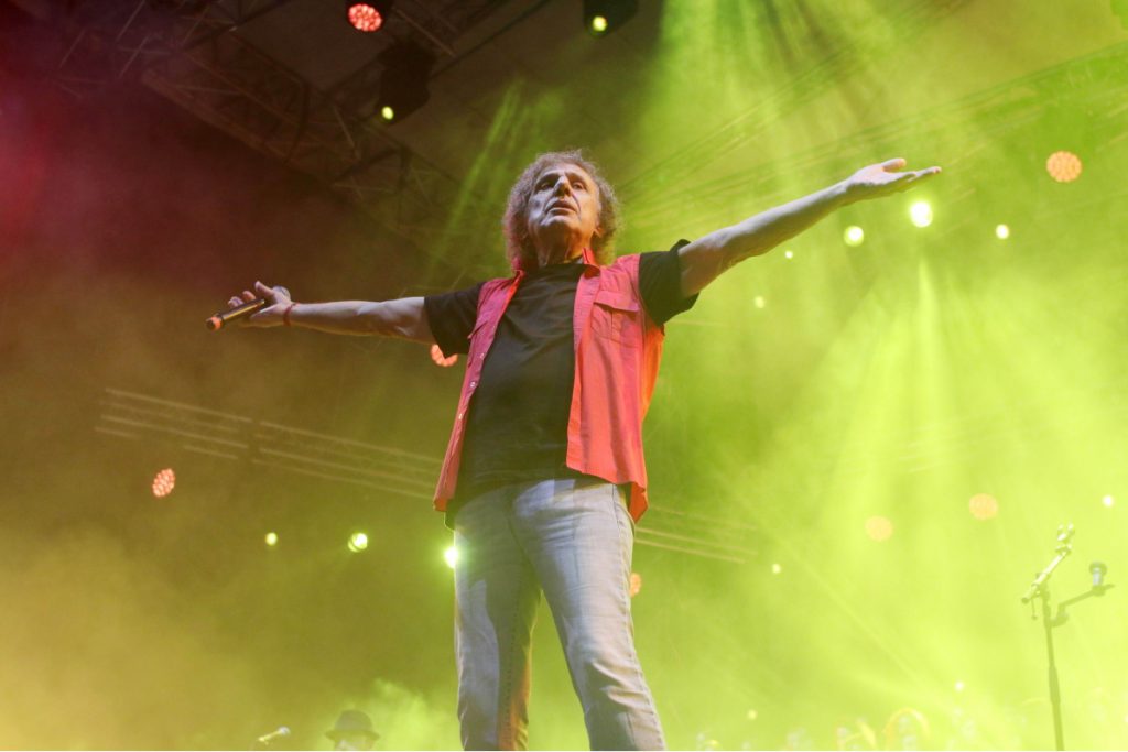 Στους ροκάδες που δεν κουράστηκαν. Στον «αιώνιο έφηβο» που έγινε κοινωνικό φαινόμενο