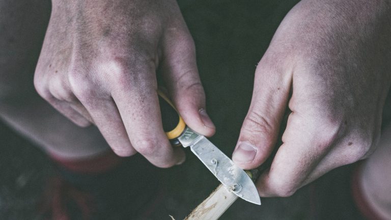 Θάσος: Γυναίκα μαχαίρωσε στον λαιμό ταμία σούπερ μάρκετ