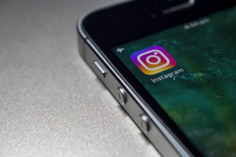 Wall Street Journal: «Τούνελ» για παιδόφιλους το Instagram – H σύνδεση των δικτύων και η προώθηση υλικού παιδικής πορνογραφίας