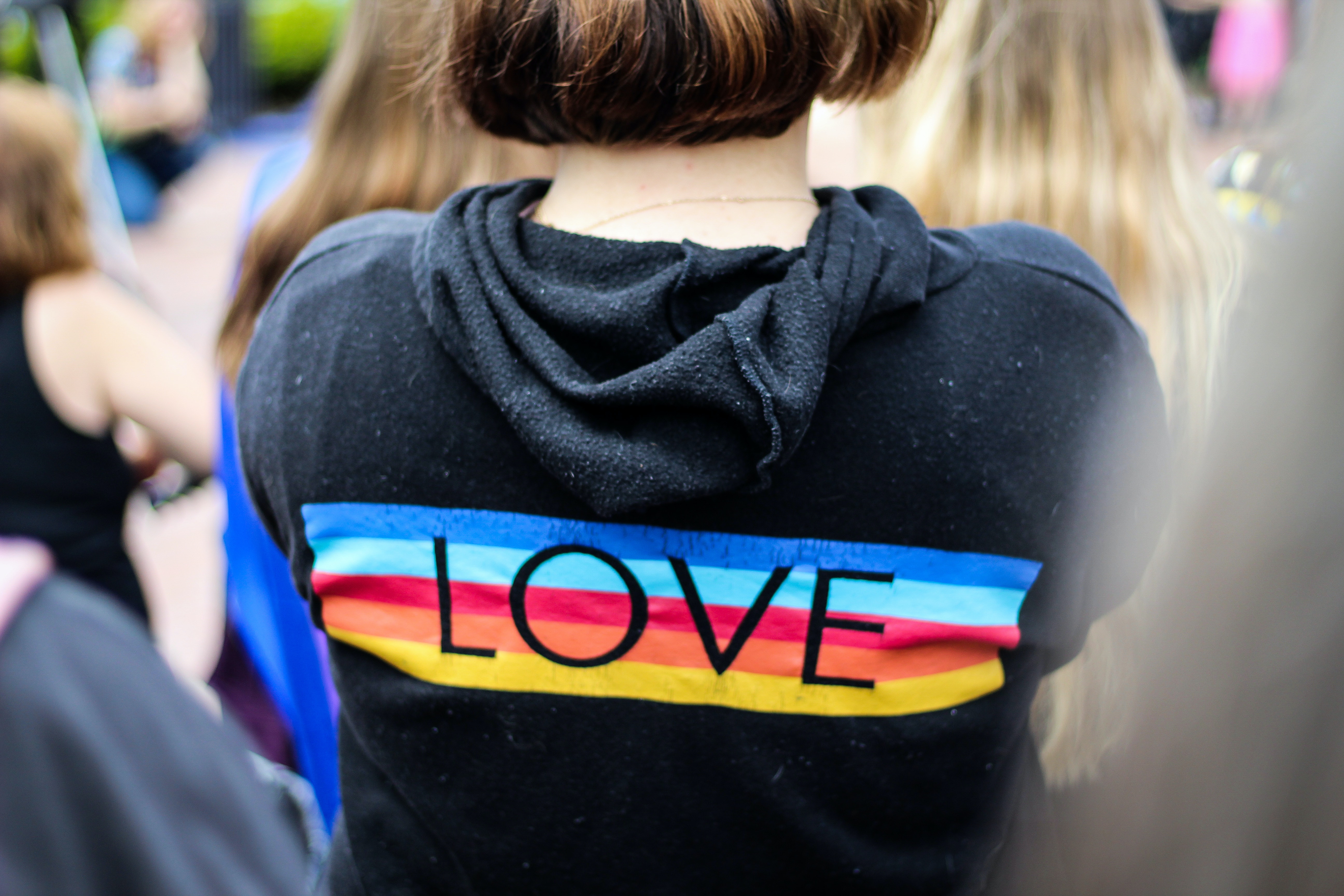 Pride στα Χανιά: Καλούν ομοφοβική αντιδιαδήλωση, ο ρόλος των Σπαρτιατών – «Θα μας βρουν μπροστά τους», λένε οικογένειες του Ουράνιου Τόξου