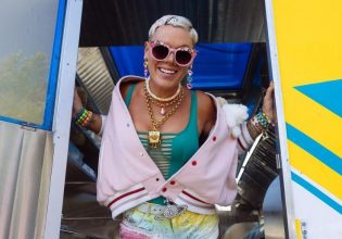 Pink: Θαυμαστής της πέταξε στη σκηνή τις στάχτες της μητέρας του