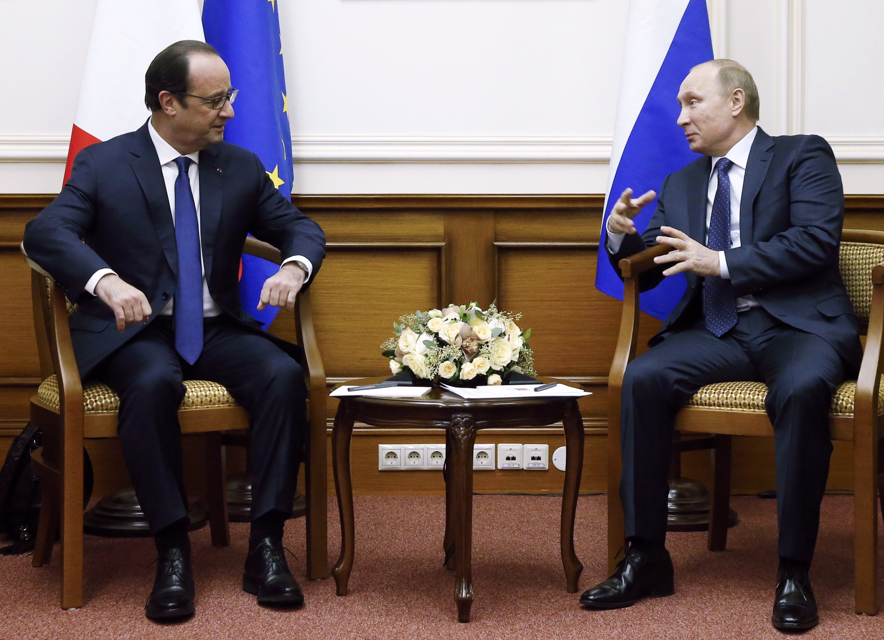 Ολάντ για Πούτιν: «Δεν παρασύρεται, αλλά καταλαβαίνει μόνο από δύναμη»