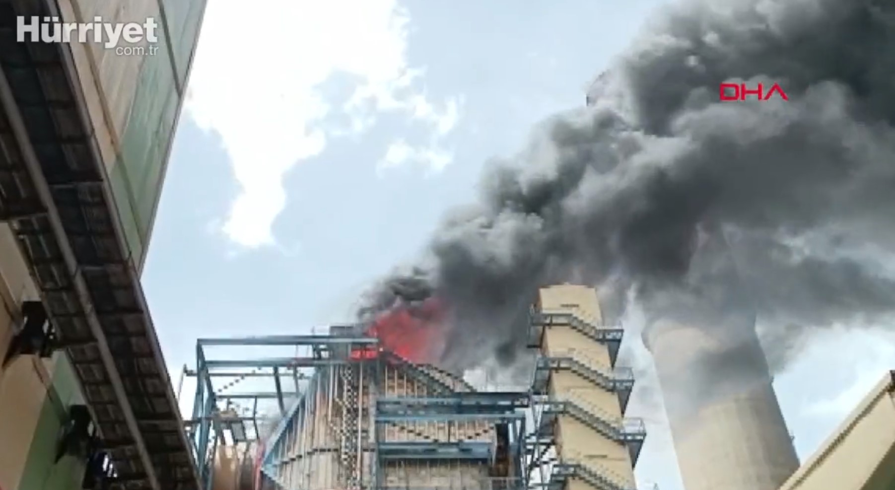 Τουρκία: Μεγάλη φωτιά σε εργοστάσιο στο Αφσίν