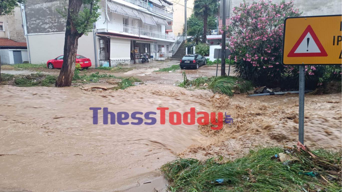 Σοβαρά τα προβλήματα μετά από βροχές στην Θεσσαλονίκη